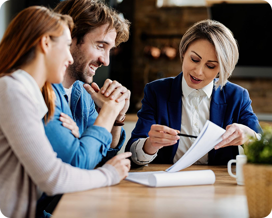 Equipo de profesionales trabajando